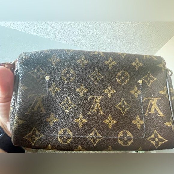 Authentic Louis Vuitton Favorite PM in Monogram good used condition - Picture 16 of 16